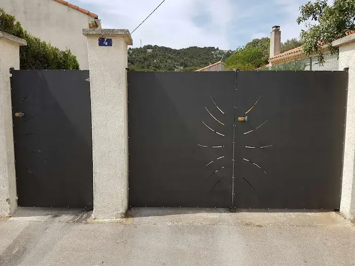 portail sur mesure pour villa